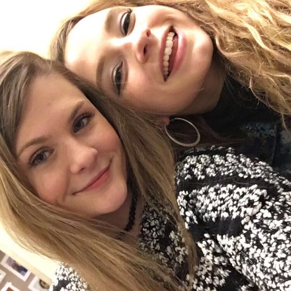 Meet your Posher, Bridget - Picture 1 of 1